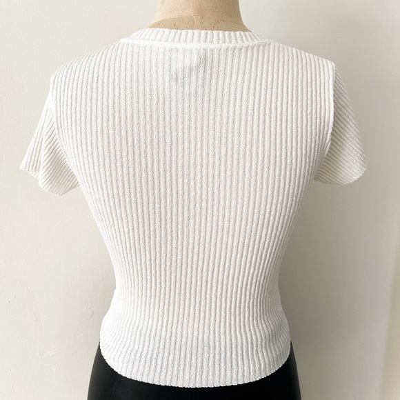 Vintage White Tee - Fashion Avenue Cropped Ribbed Knit V-Neck Top – Size Medium - Picture 6 of 8